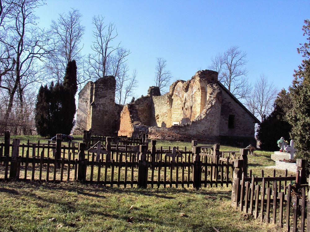Rádpuszta, templomrom